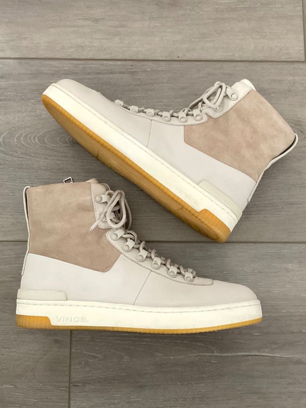VINCE Rowan High Top Sneaker in Premium Cream Leather/ Suede Size 7.5 LIKE NEW